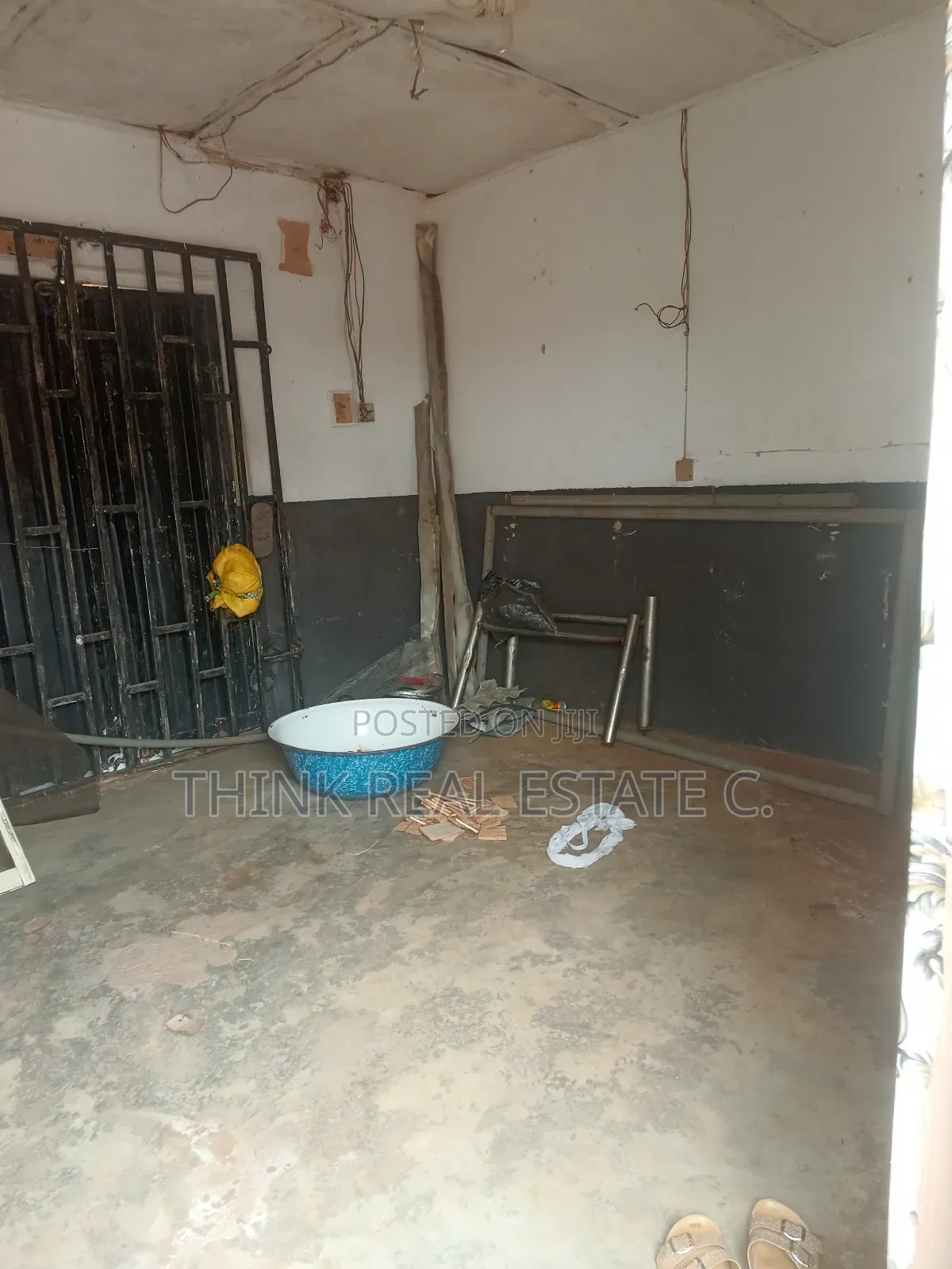 Shop at Aduwawa Good to Sell Cooking Gas,foodstuff,Chemist,Pos,Barbing