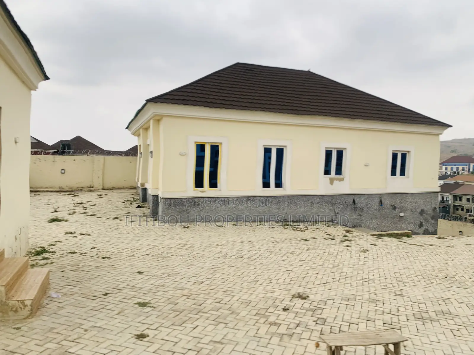 6bdrm Duplex in Naf Valley Estate, Asokoro for rent