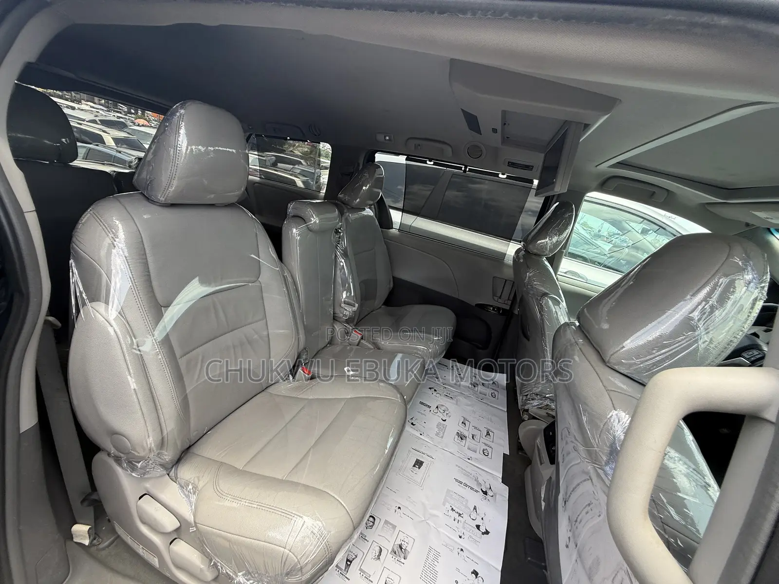 Toyota Sienna XLE Premium 8-Passenger 4dr Minivan (3.5L 6cyl 6A) 2015