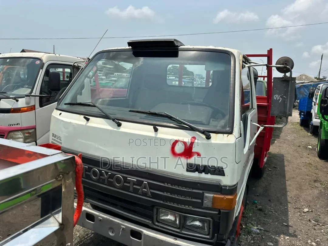 Toyota Dyna 200