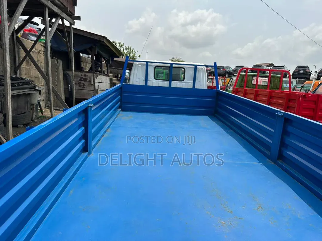 Blue Toyota Dyna 200