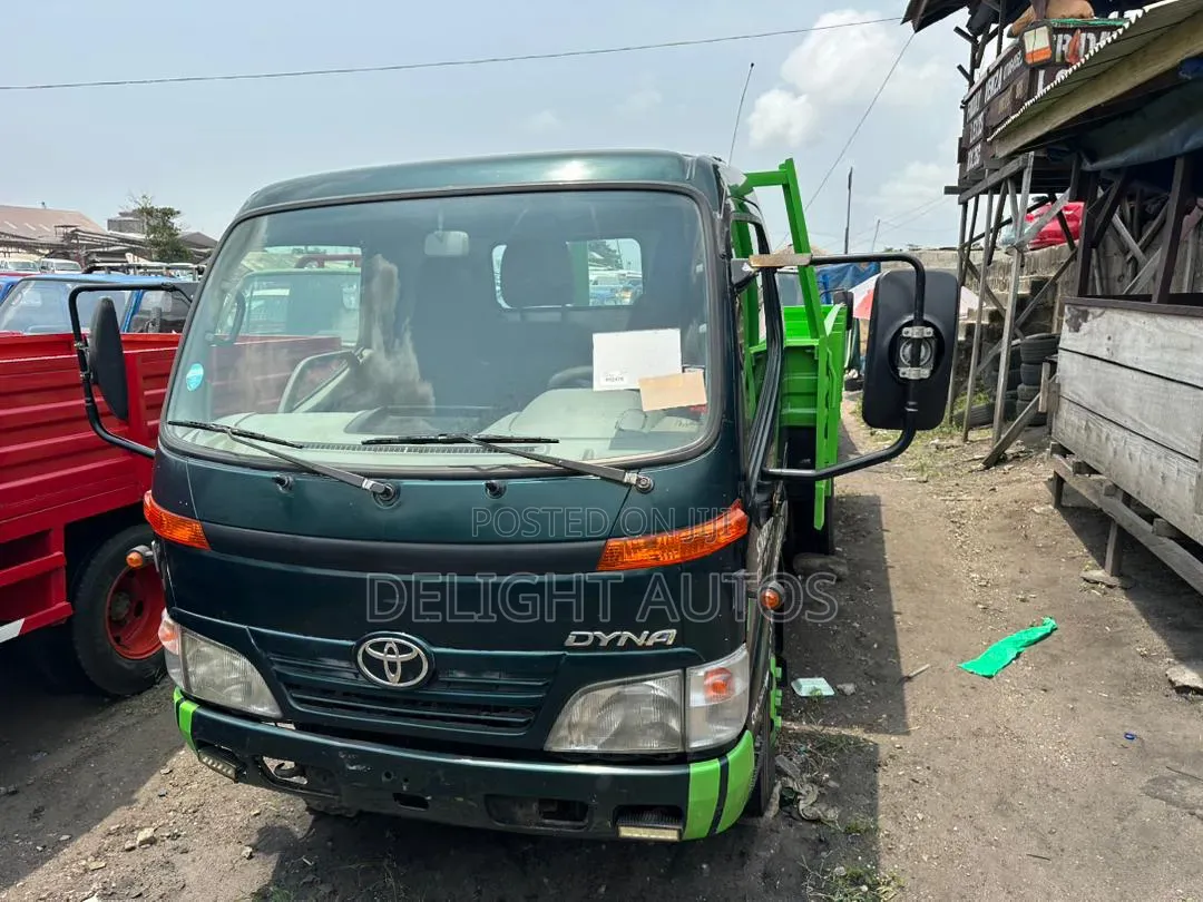 Black Colour Toyota Dyna
