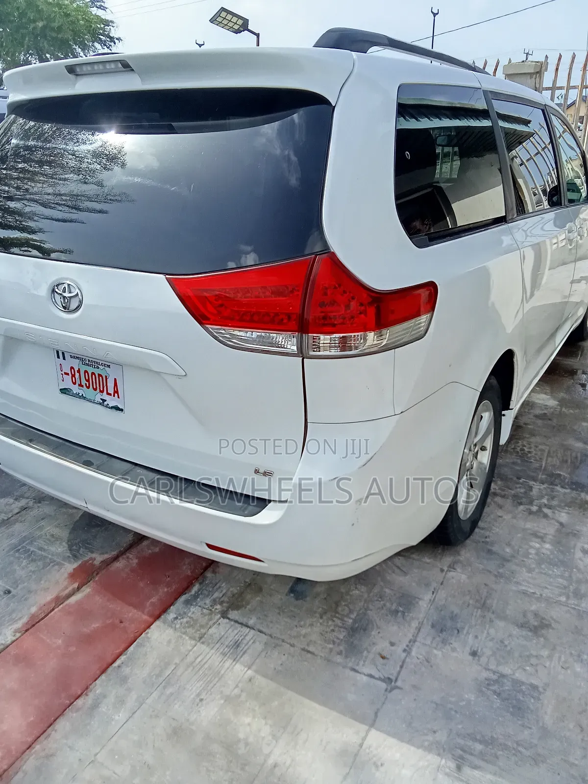 Toyota Sienna LE 7 Passenger Mobility 2011 White