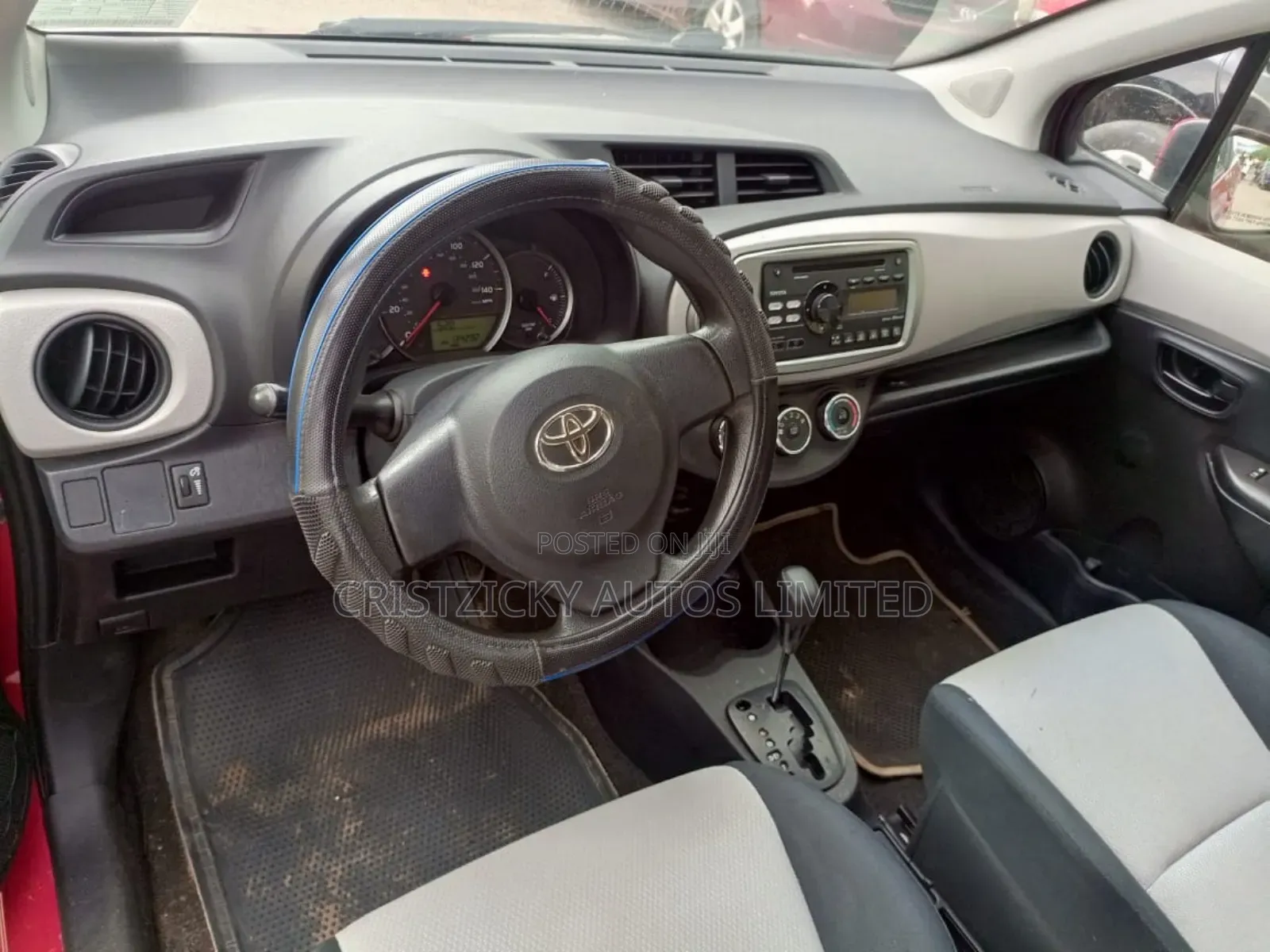 Toyota Yaris 2013 Red