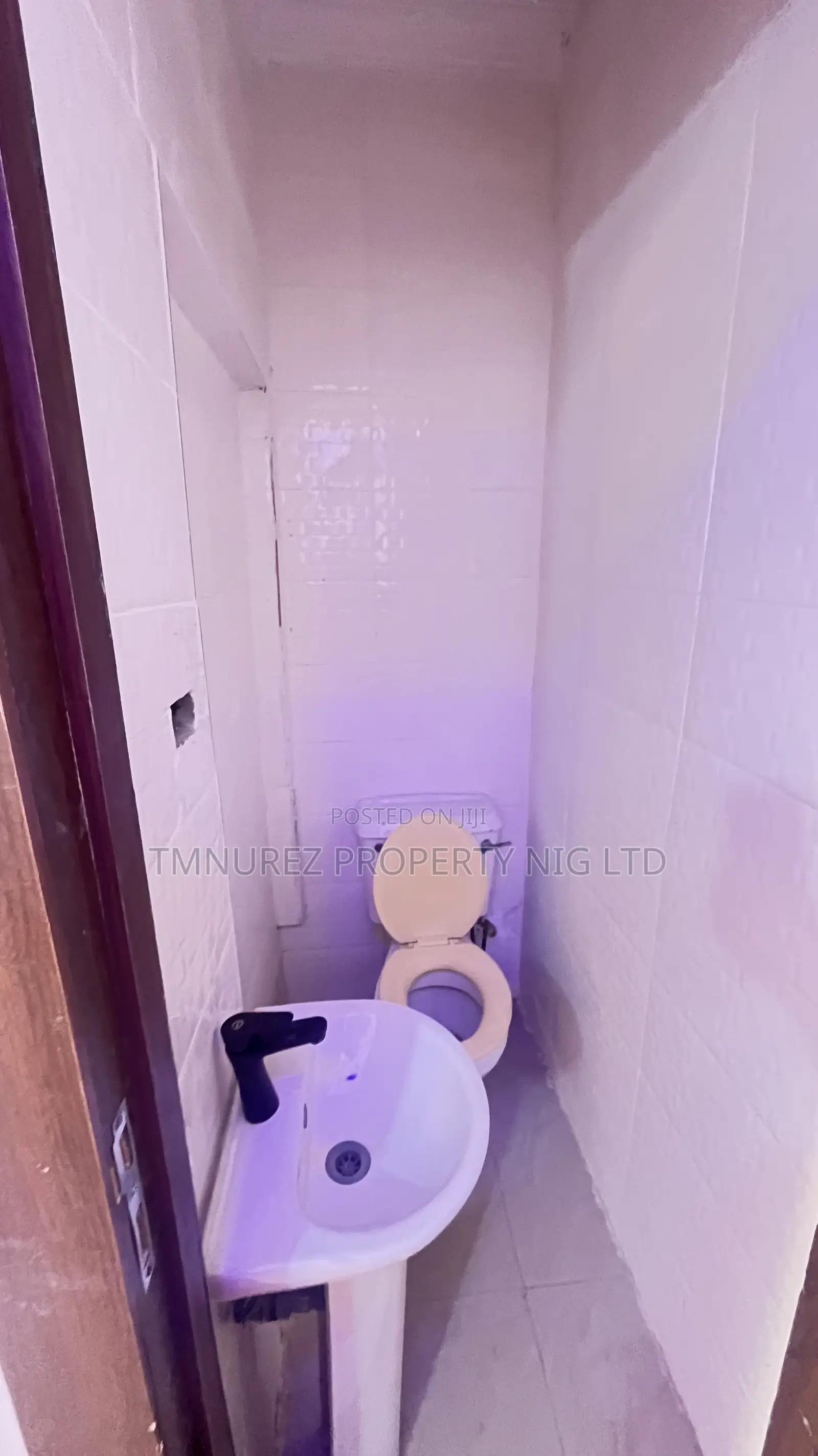 1bdrm Apartment in Lekki Phase 1 for rent