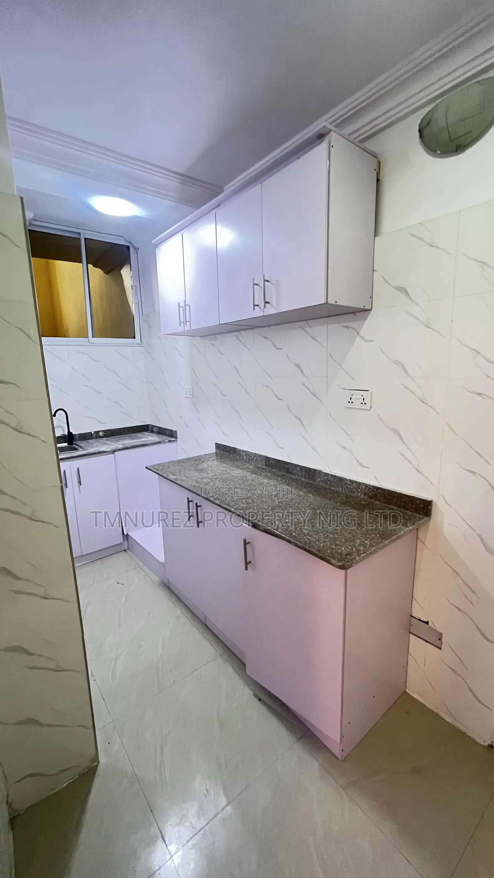 1bdrm Apartment in Lekki Phase 1 for rent