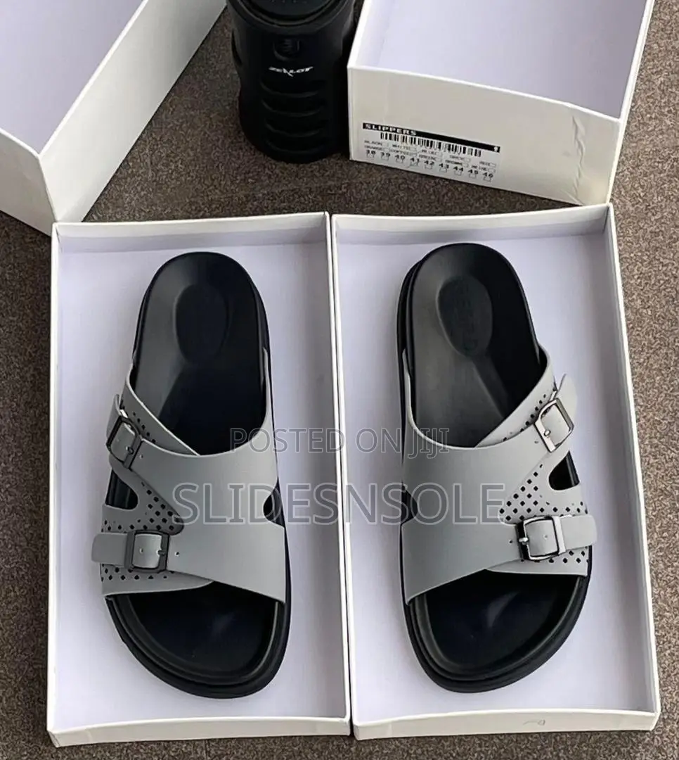 Dual-Strap Comfort Slide