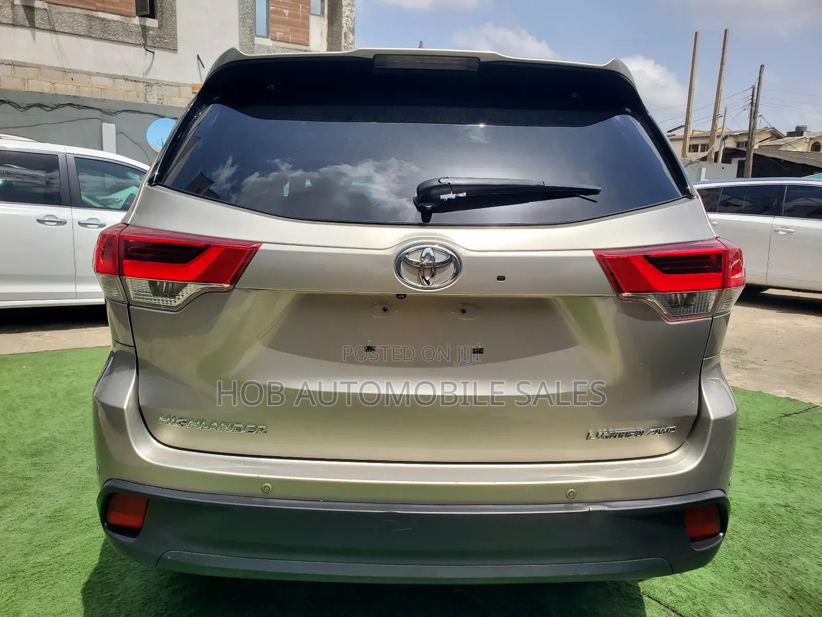 Toyota Highlander Limited 4dr SUV AWD (3.5L 6cyl 6A) 2015 Gold