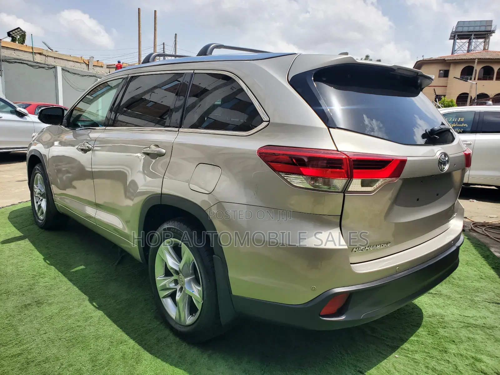 Toyota Highlander Limited 4dr SUV AWD (3.5L 6cyl 6A) 2015 Gold