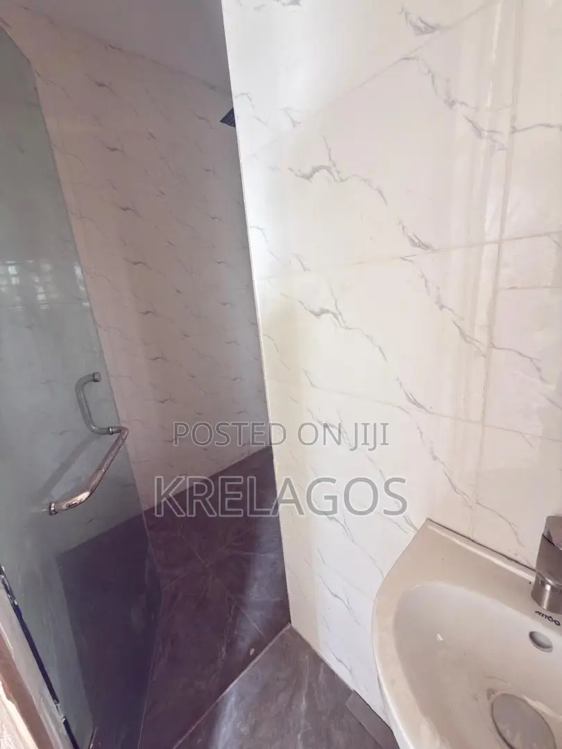 3bdrm Apartment in Abijo for sale