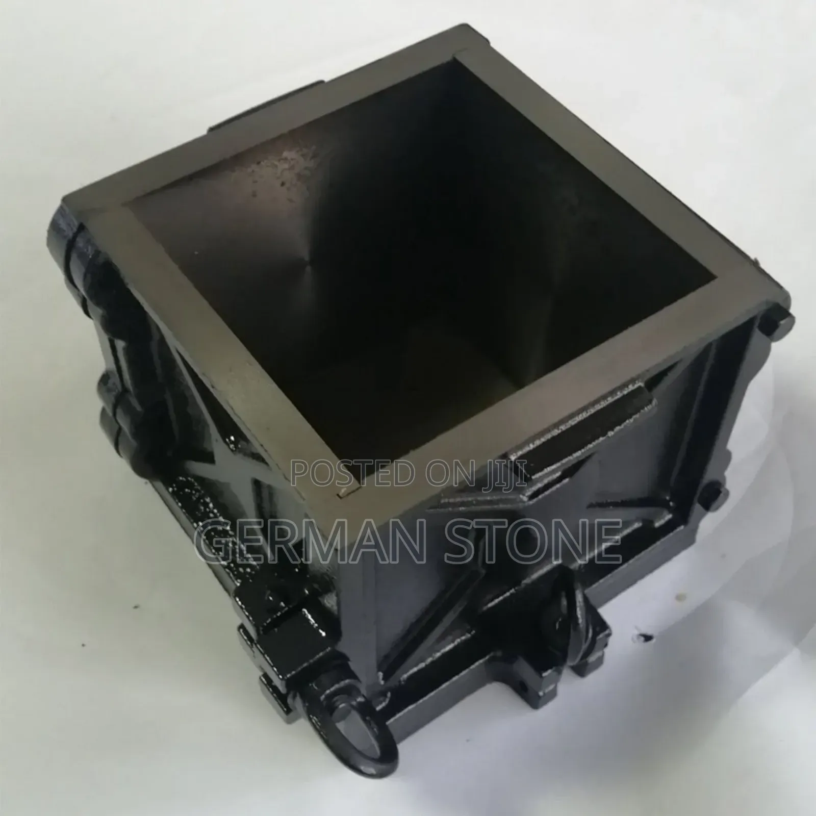 Iron Concrete Test Cube Use