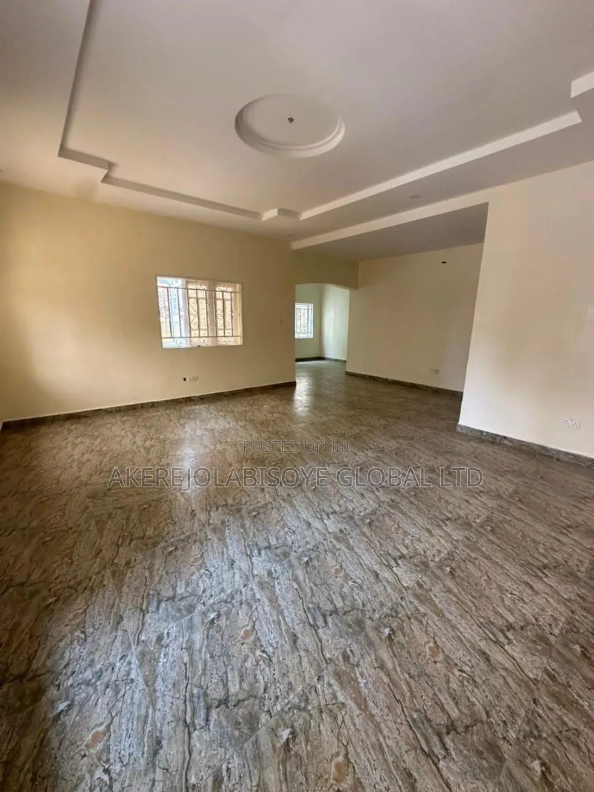4bdrm Duplex in In An Estate for rent