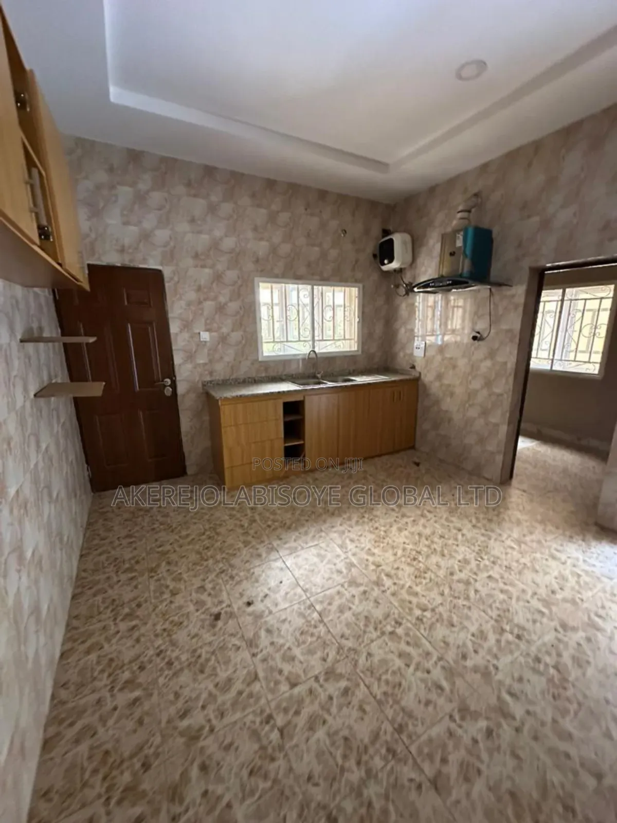 4bdrm Duplex in In An Estate for rent
