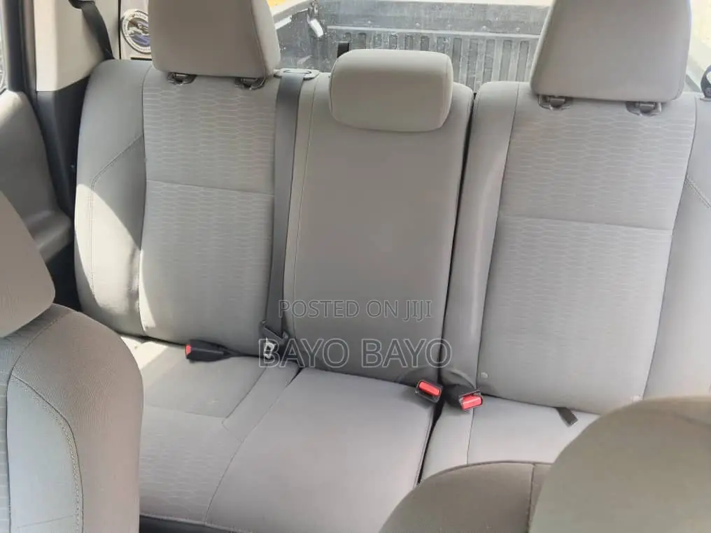 Toyota Tacoma SR5 2018 White