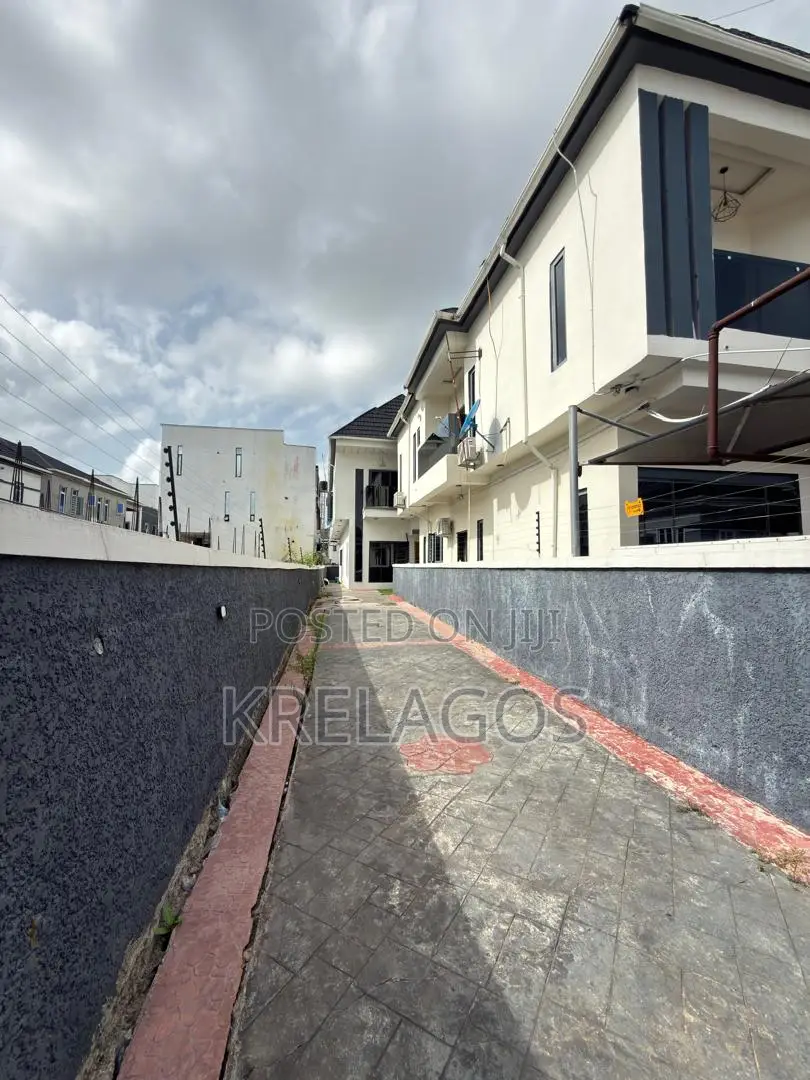 4bdrm Duplex in Ikota for rent