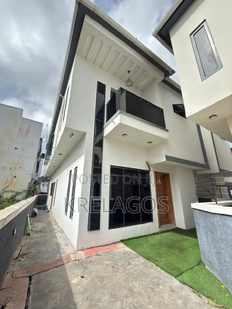 4bdrm Duplex in Ikota for rent