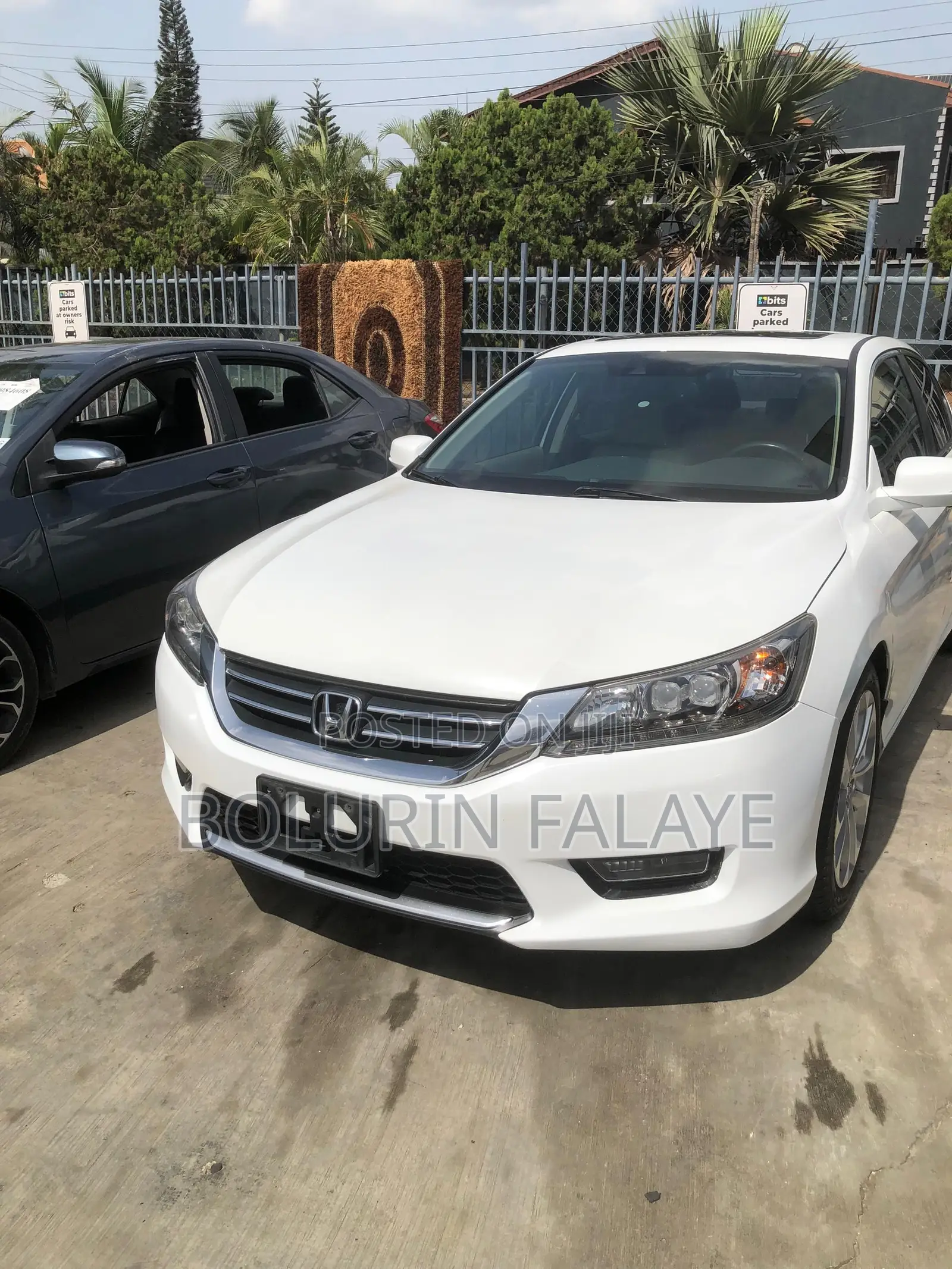 Honda Accord Touring V-6 4dr Sedan (3.5L 6cyl 6A) 2014 Off white