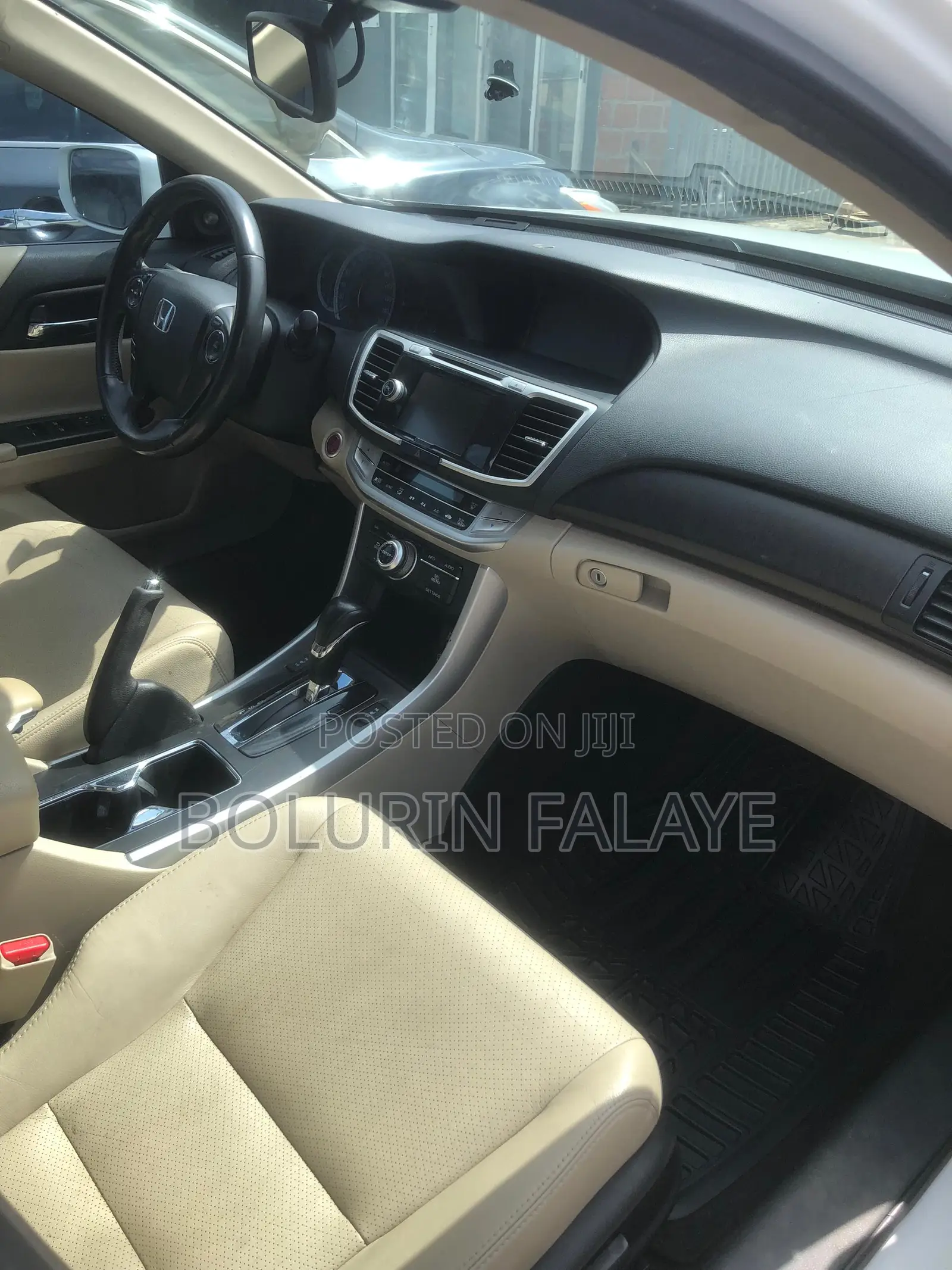Honda Accord Touring V-6 4dr Sedan (3.5L 6cyl 6A) 2014 Off white