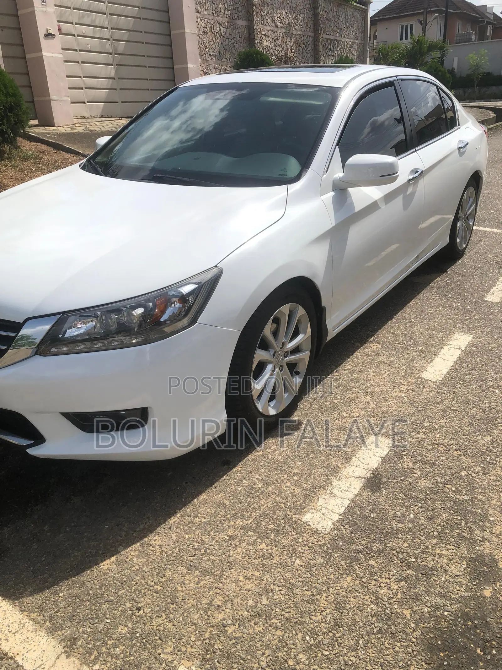 Honda Accord Touring V-6 4dr Sedan (3.5L 6cyl 6A) 2014 Off white