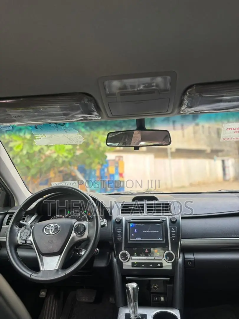 Toyota Camry SE 4dr Sedan (2.5L 4cyl 6A) 2014 Gray