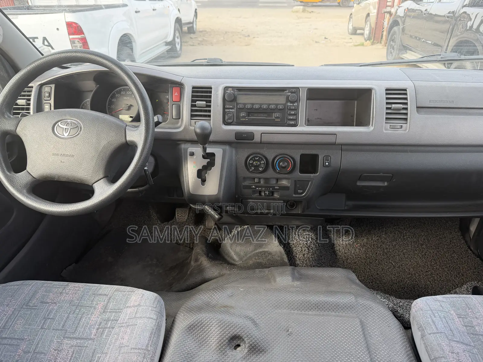 Toyota HiAce 2018 White