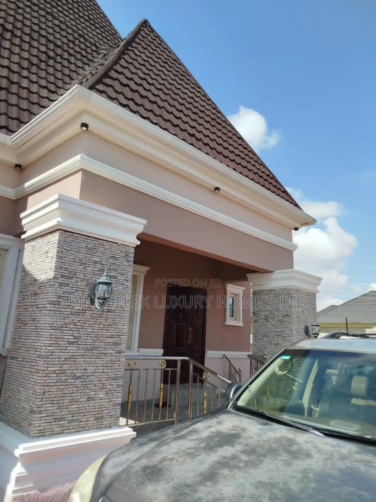 5bdrm Bungalow in Efab Estate Gwarinpa for sale