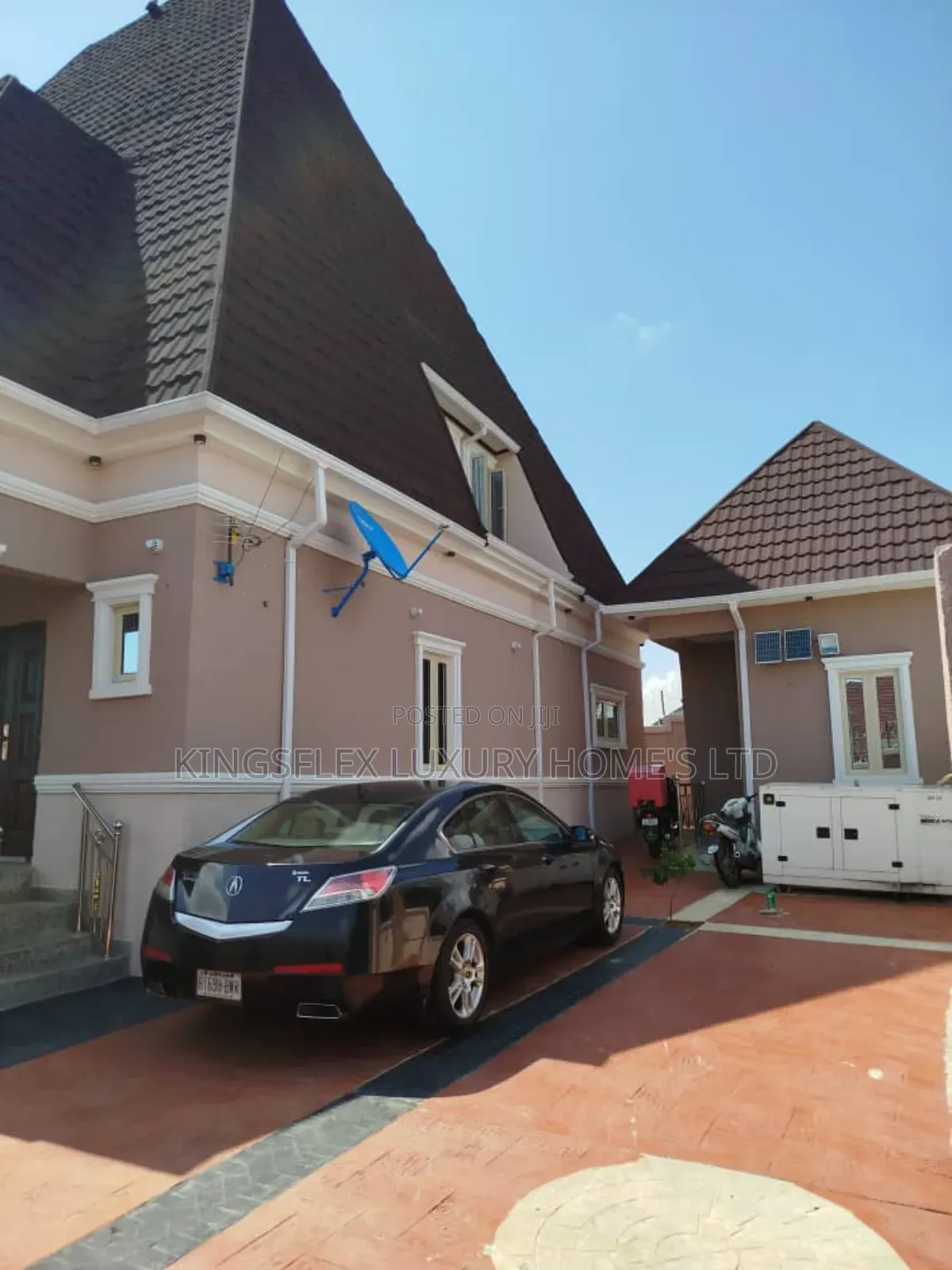 5bdrm Bungalow in Efab Estate Gwarinpa for sale