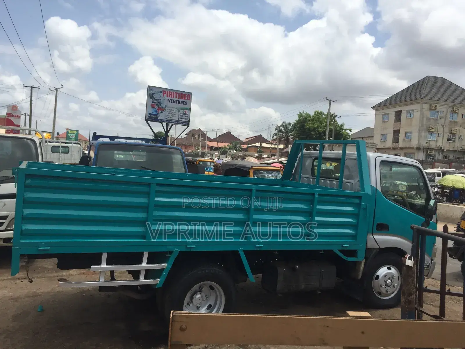 Direct Tokunbo Dyna Truck