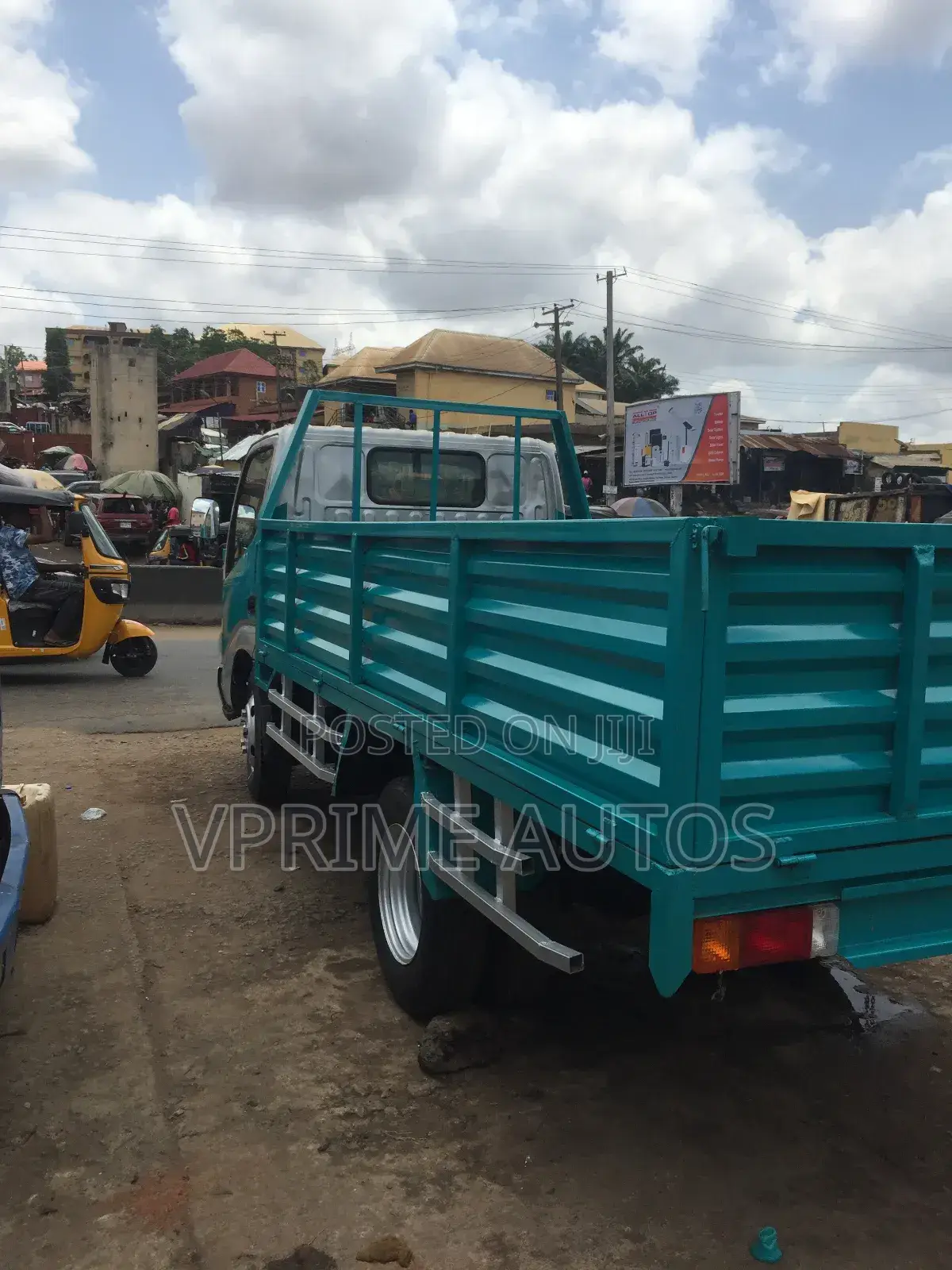 Direct Tokunbo Dyna Truck