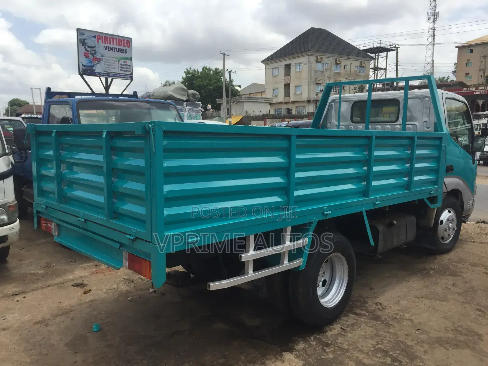 Direct Tokunbo Dyna Truck