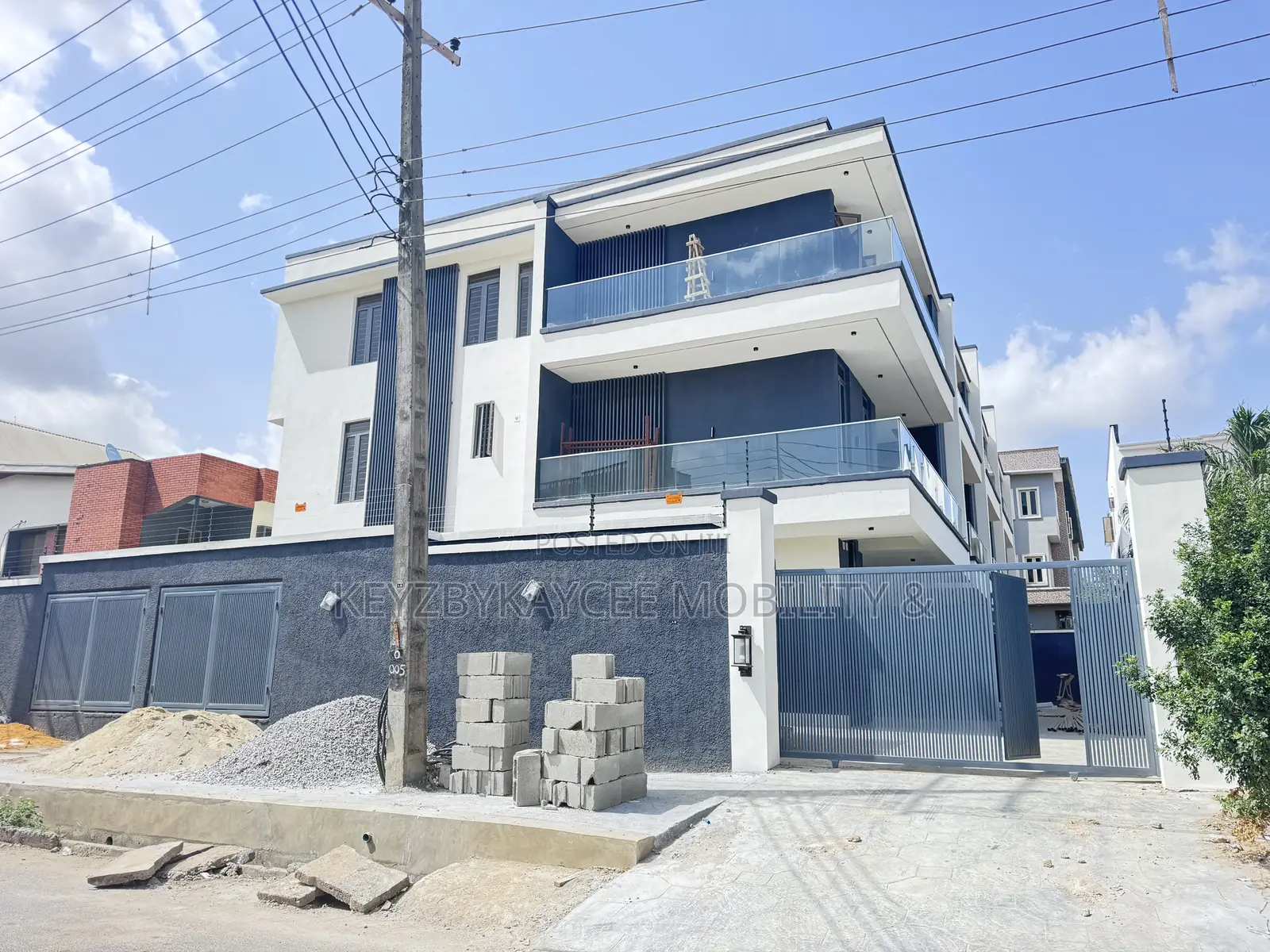 4bdrm Duplex in Ogudu Gra for sale