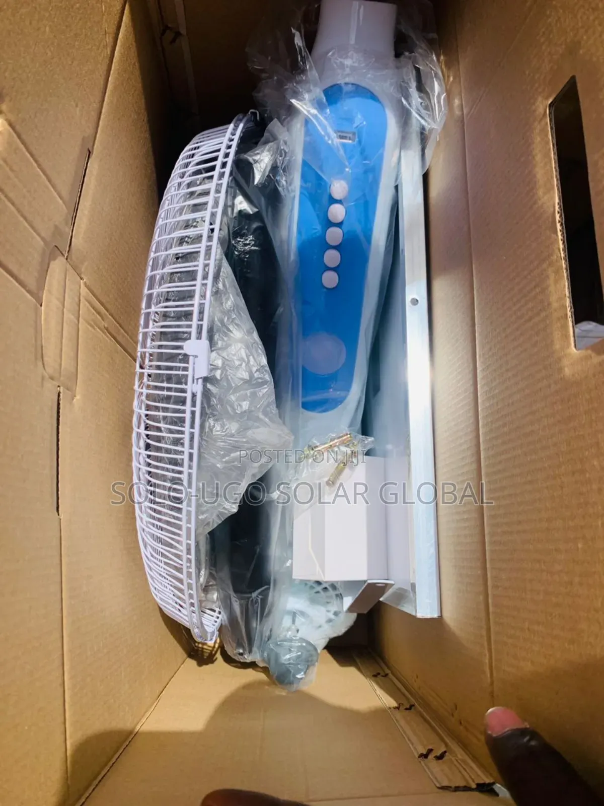 16'real Touch Ventilator Rechargeable Solar Standing Fan