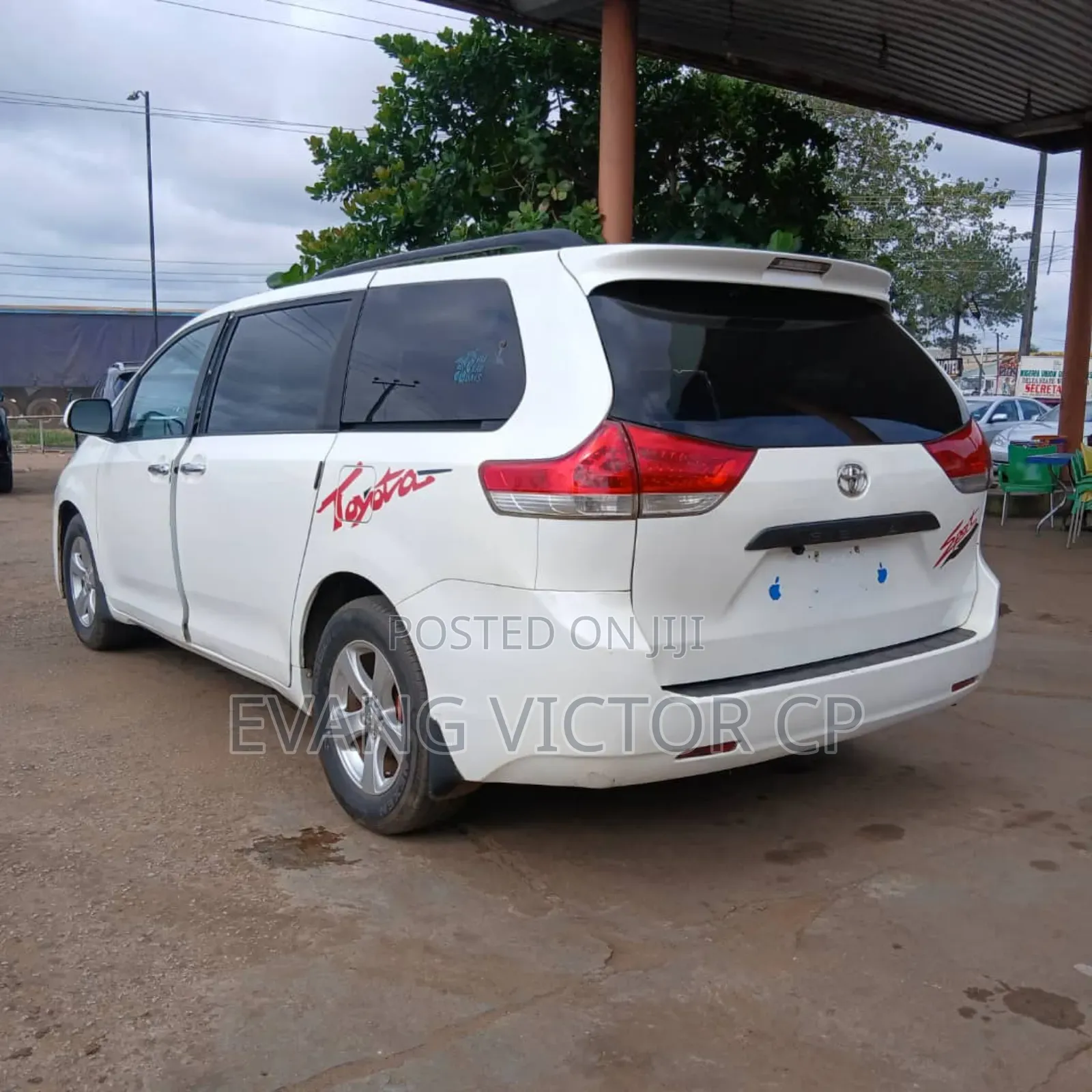 Toyota Sienna Limited 7 Passenger 2011 White