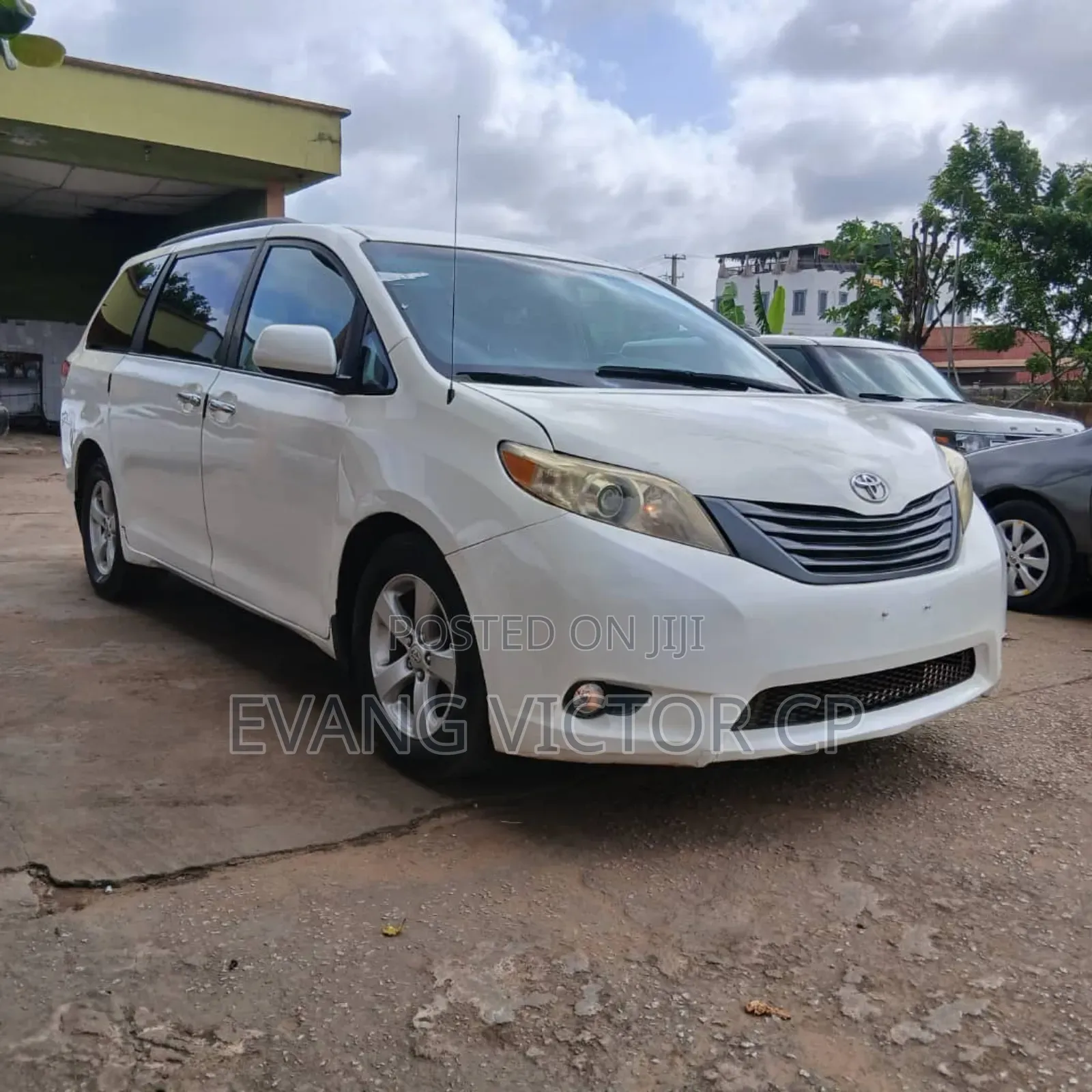 Toyota Sienna Limited 7 Passenger 2011 White