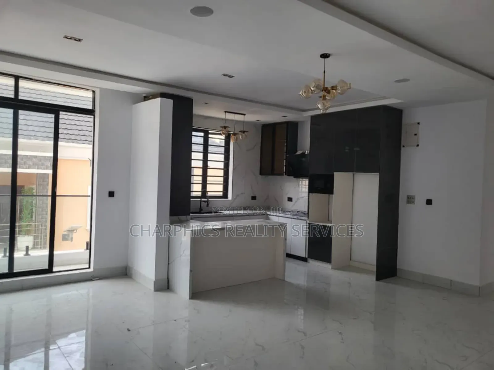 2bdrm Apartment in Lekki Phase 1 for sale