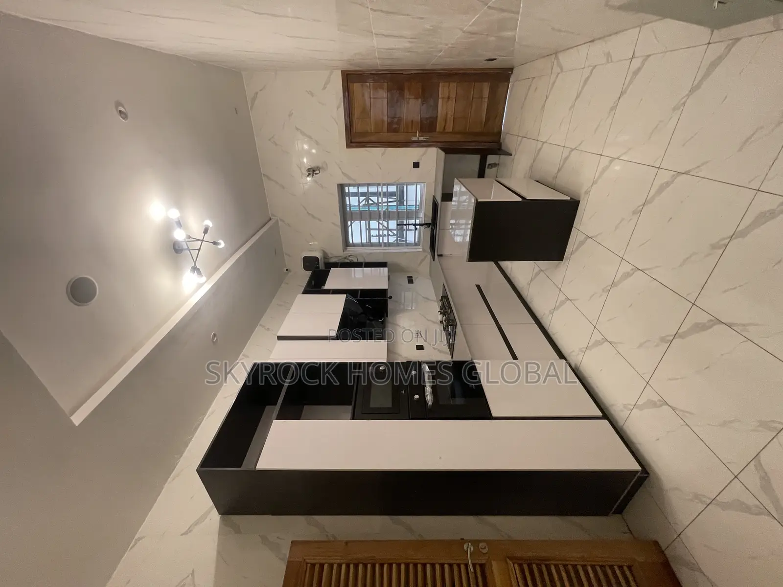 4bdrm Duplex in Agungi for sale