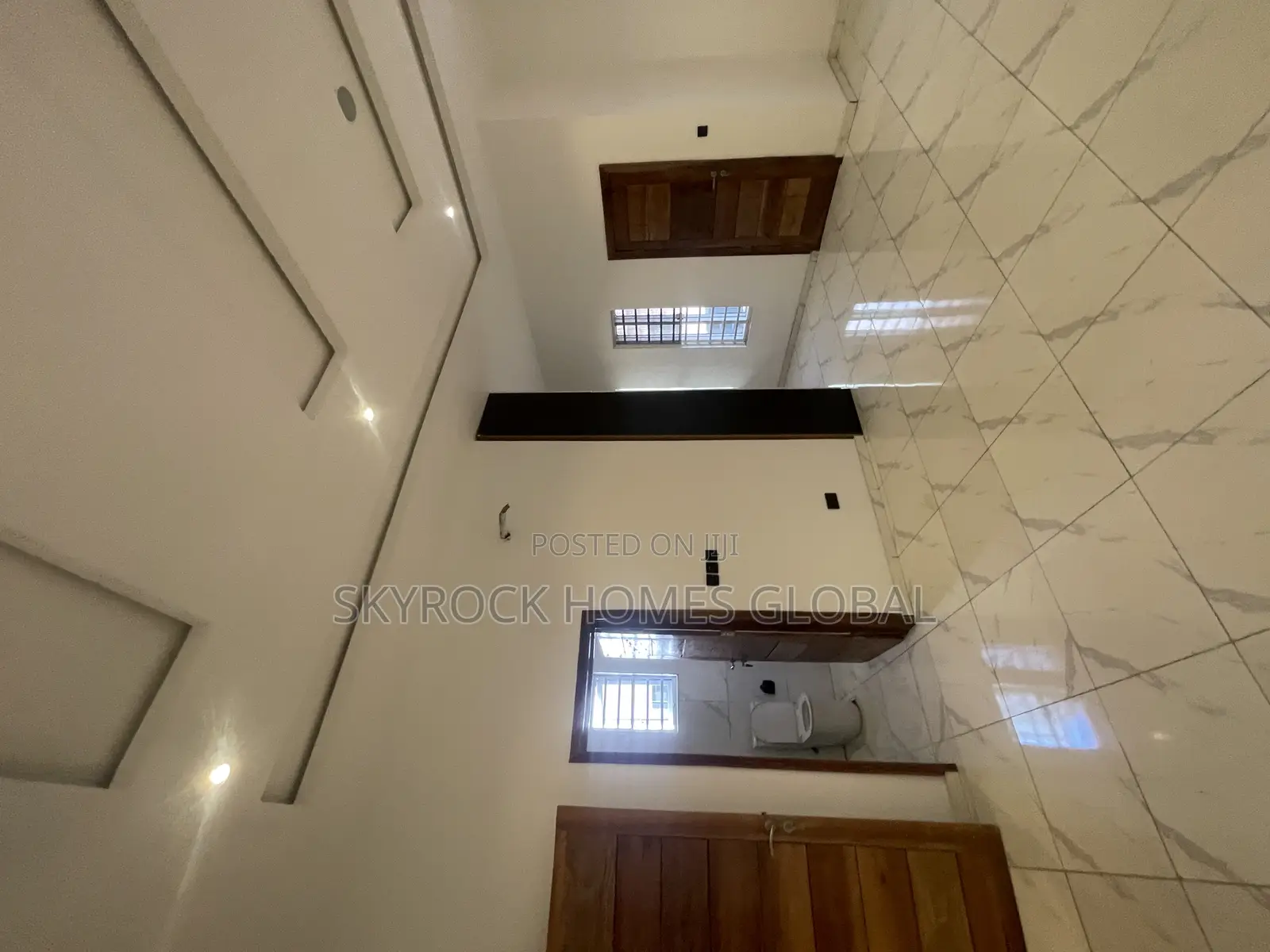 4bdrm Duplex in Agungi for sale