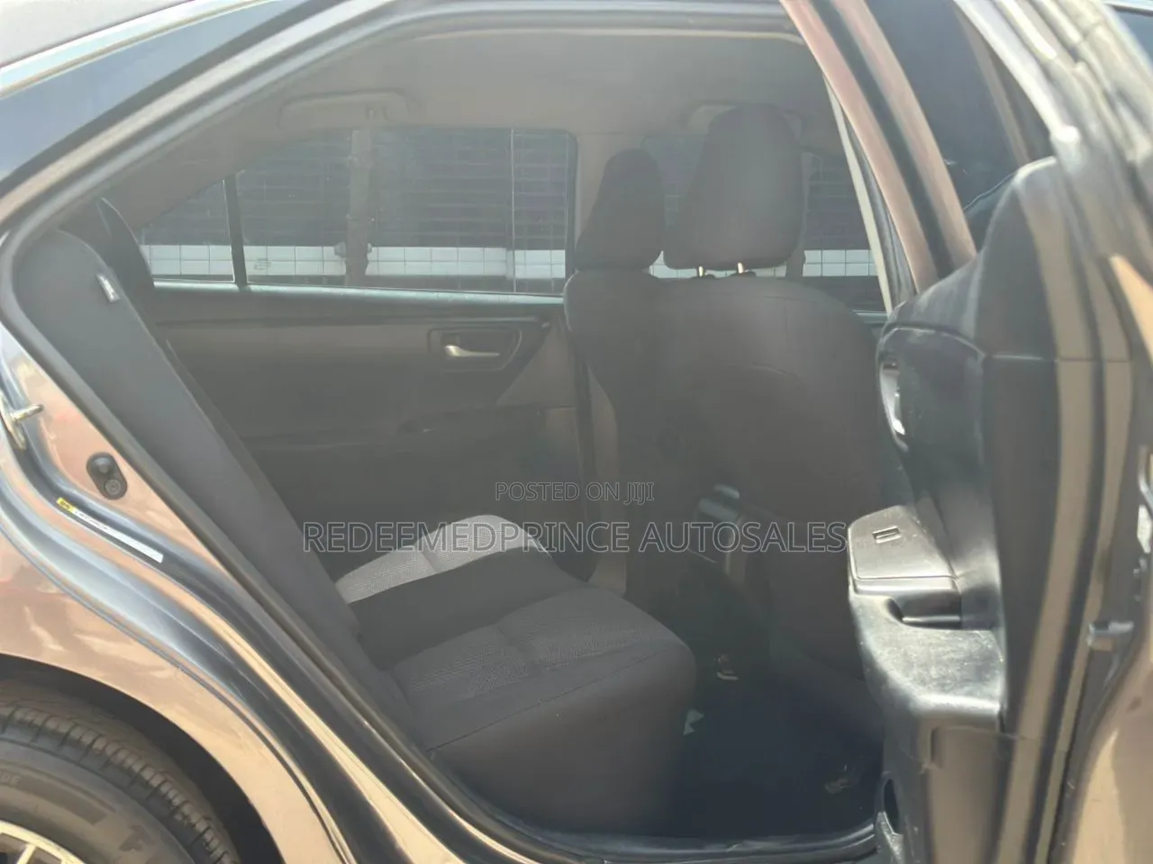 Toyota Camry LE 4dr Sedan (2.5L 4cyl 6A) 2016 Gray