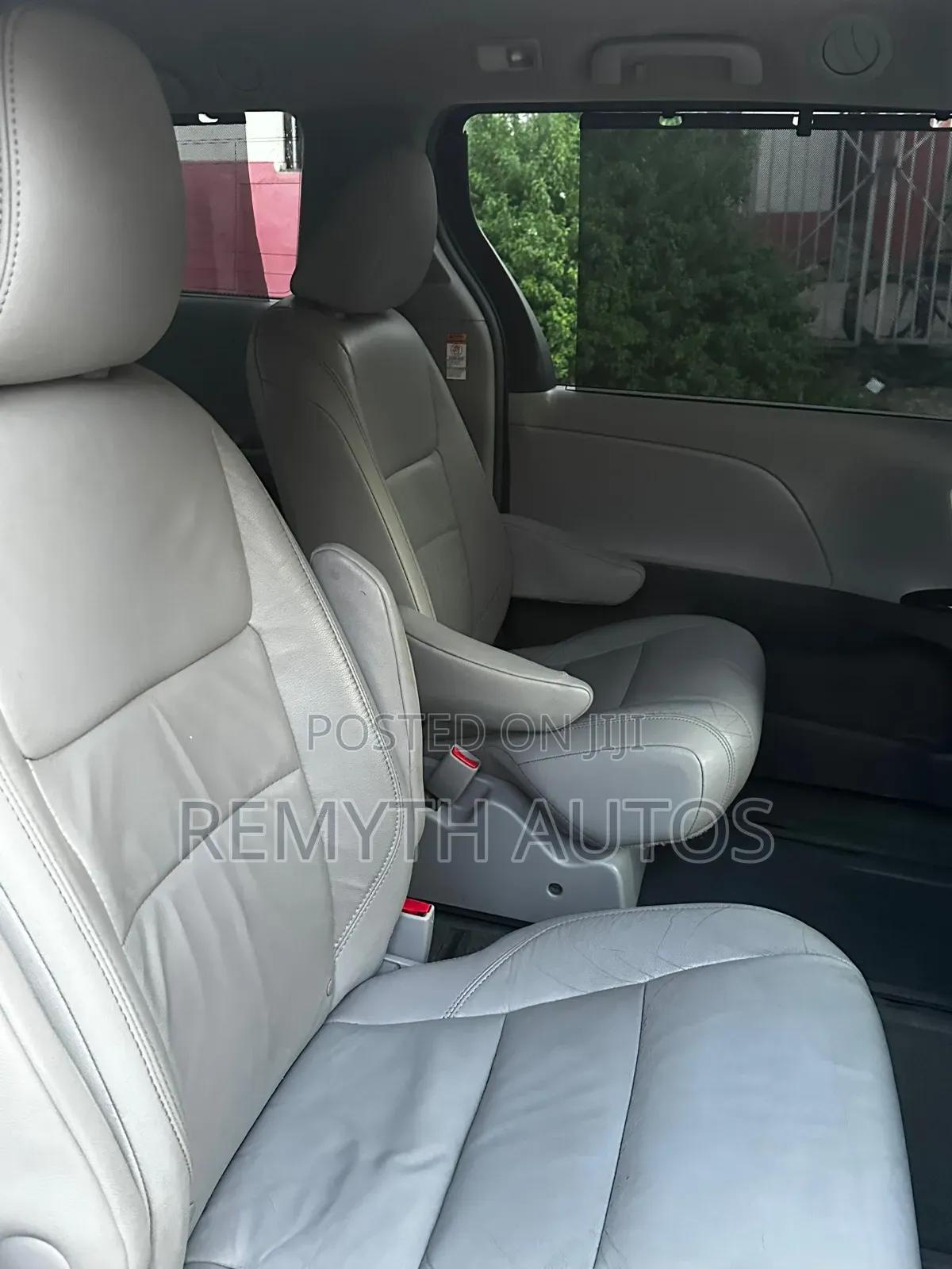 Toyota Sienna XLE 7-Passenger 4dr Minivan AWD (3.5L 6cyl 6A) 2015 Black