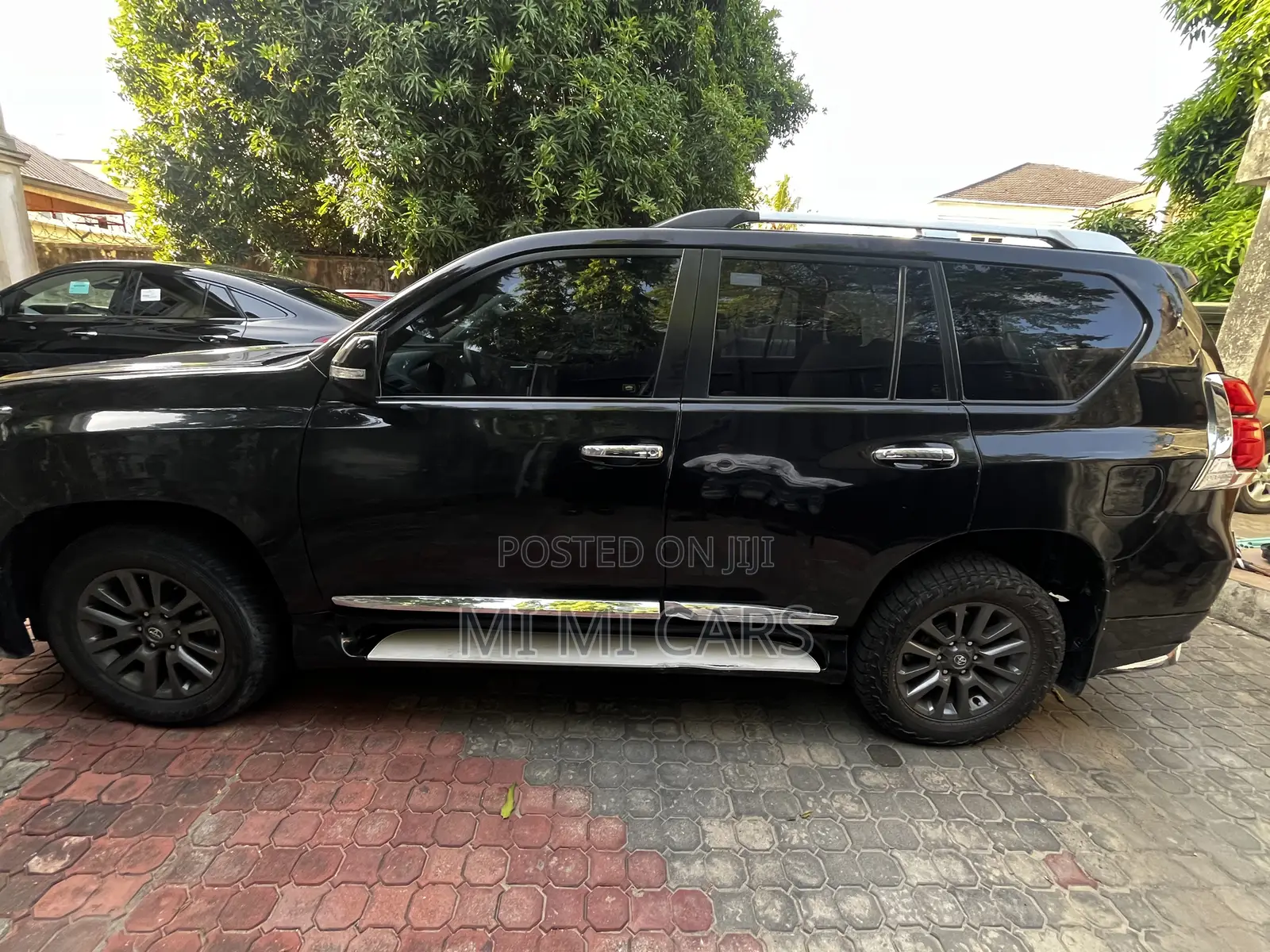 Toyota Land Cruiser Prado 2016 Black
