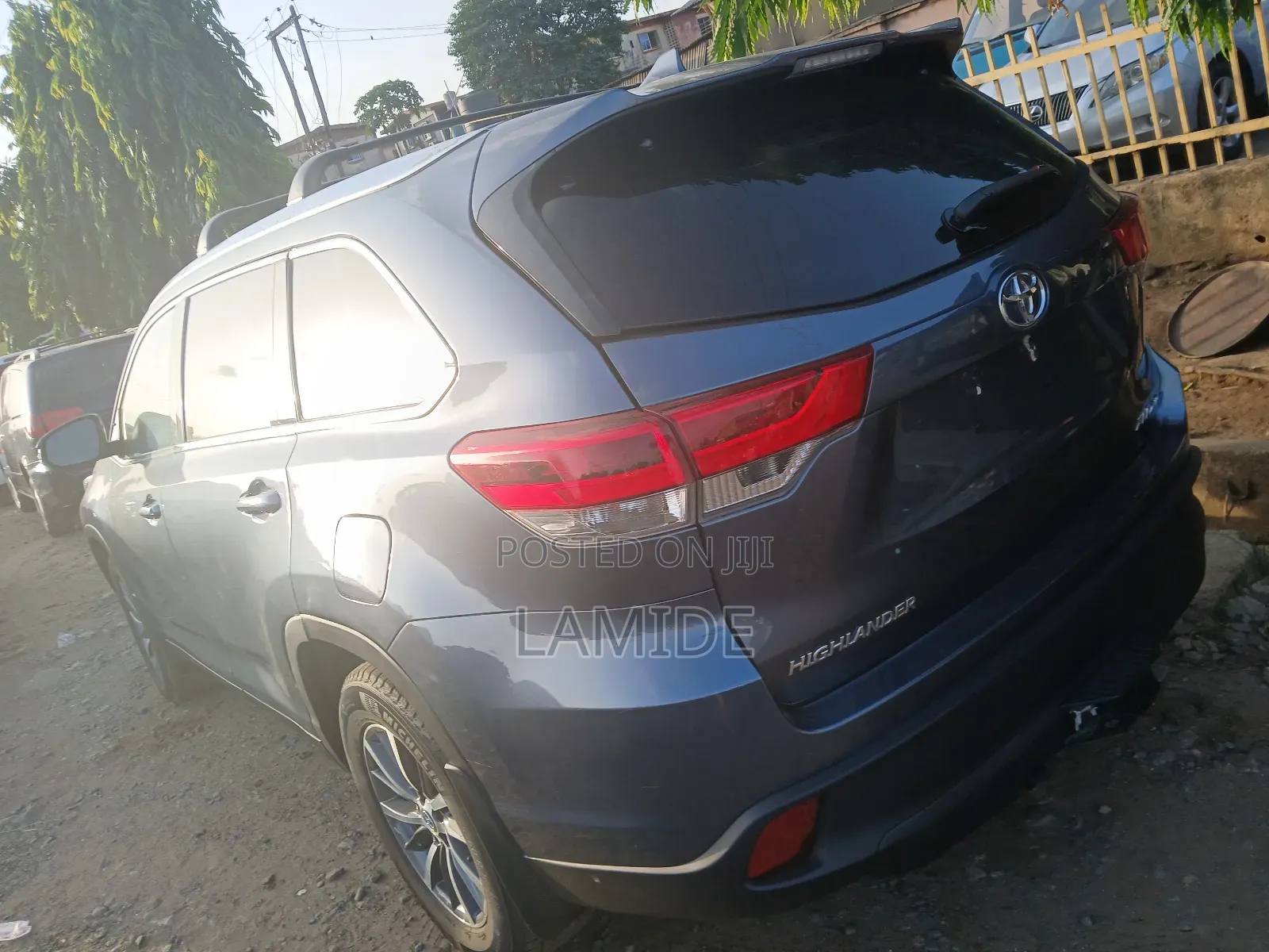 Toyota Highlander XLE 2019 Blue