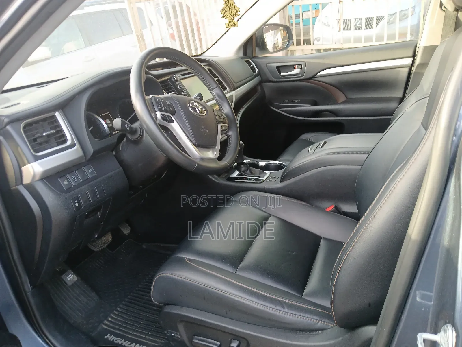Toyota Highlander XLE 2019 Blue