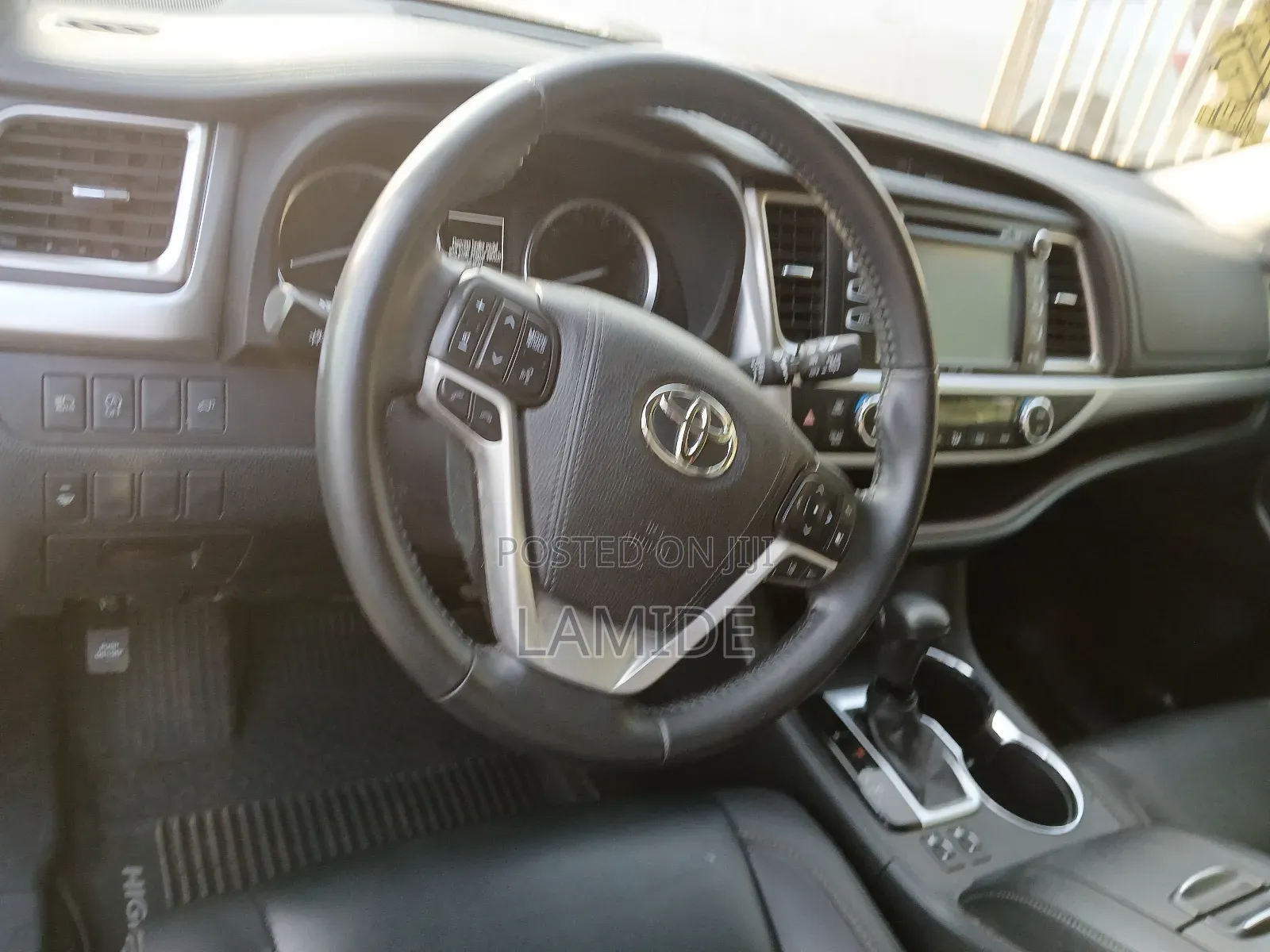Toyota Highlander XLE 2019 Blue