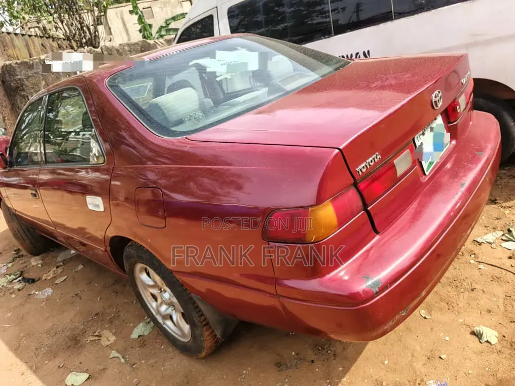 Toyota Camry 2001 Red