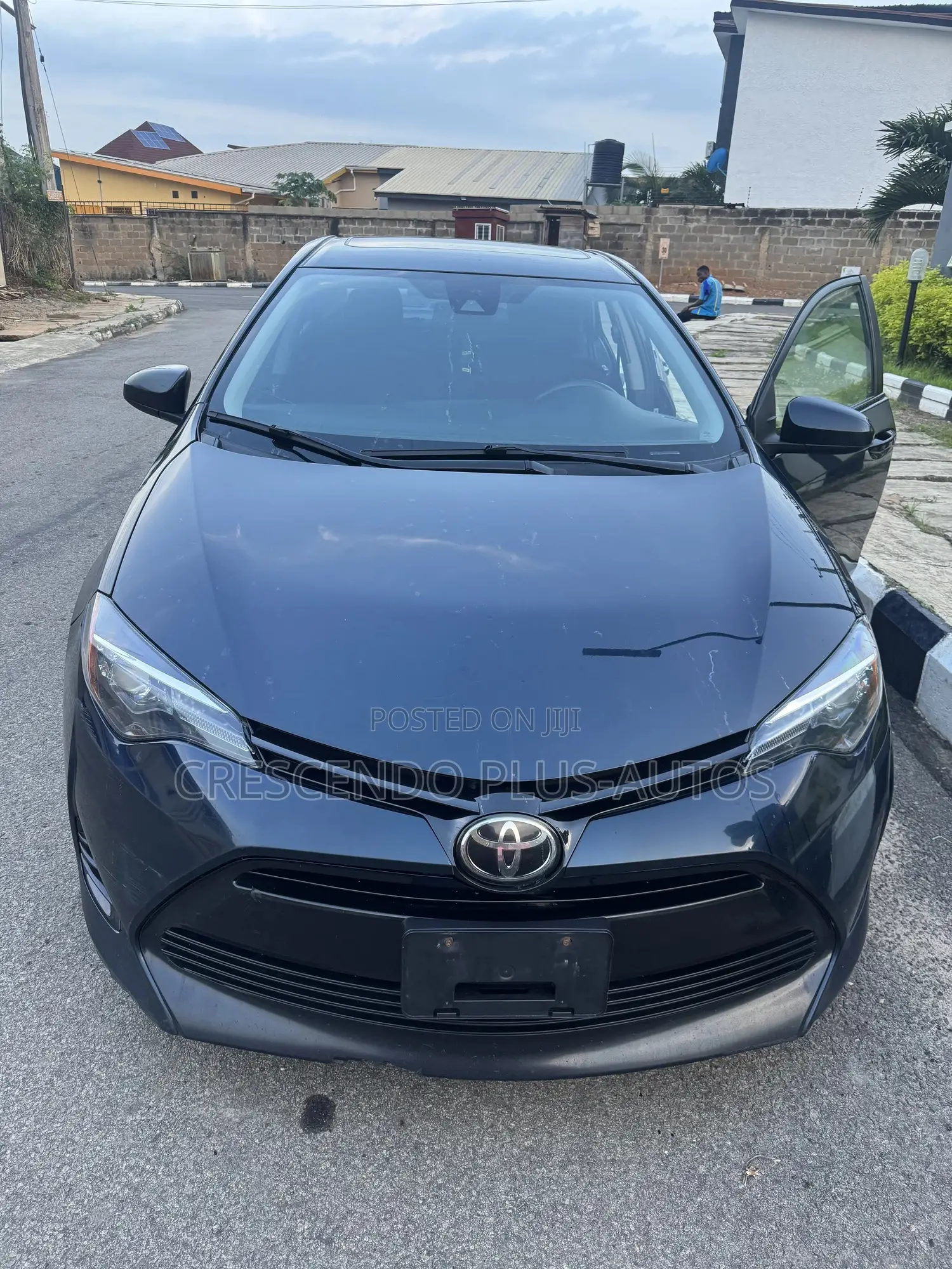 Toyota Corolla LE (1.8L 4cyl 2A) 2018 Blue