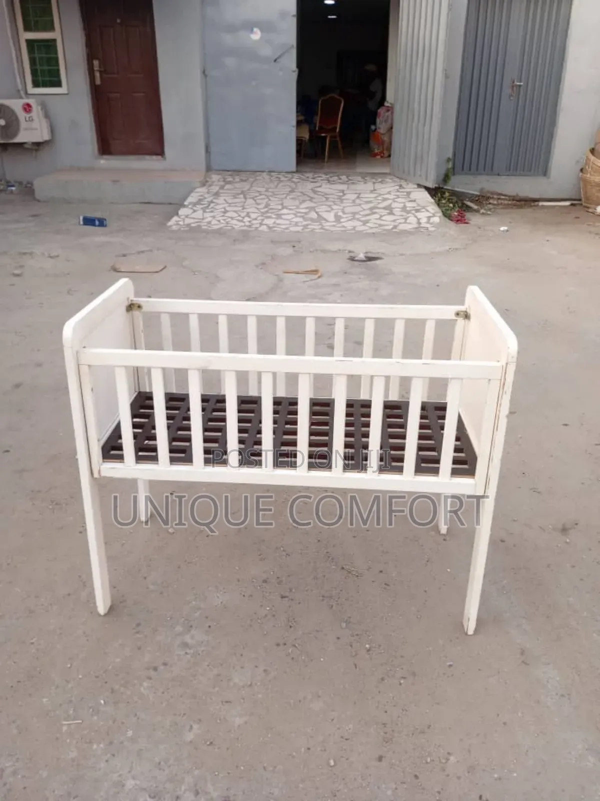 Top Quality Beautiful Baby Cot (Good for Hospital/Crèche/) Etc
