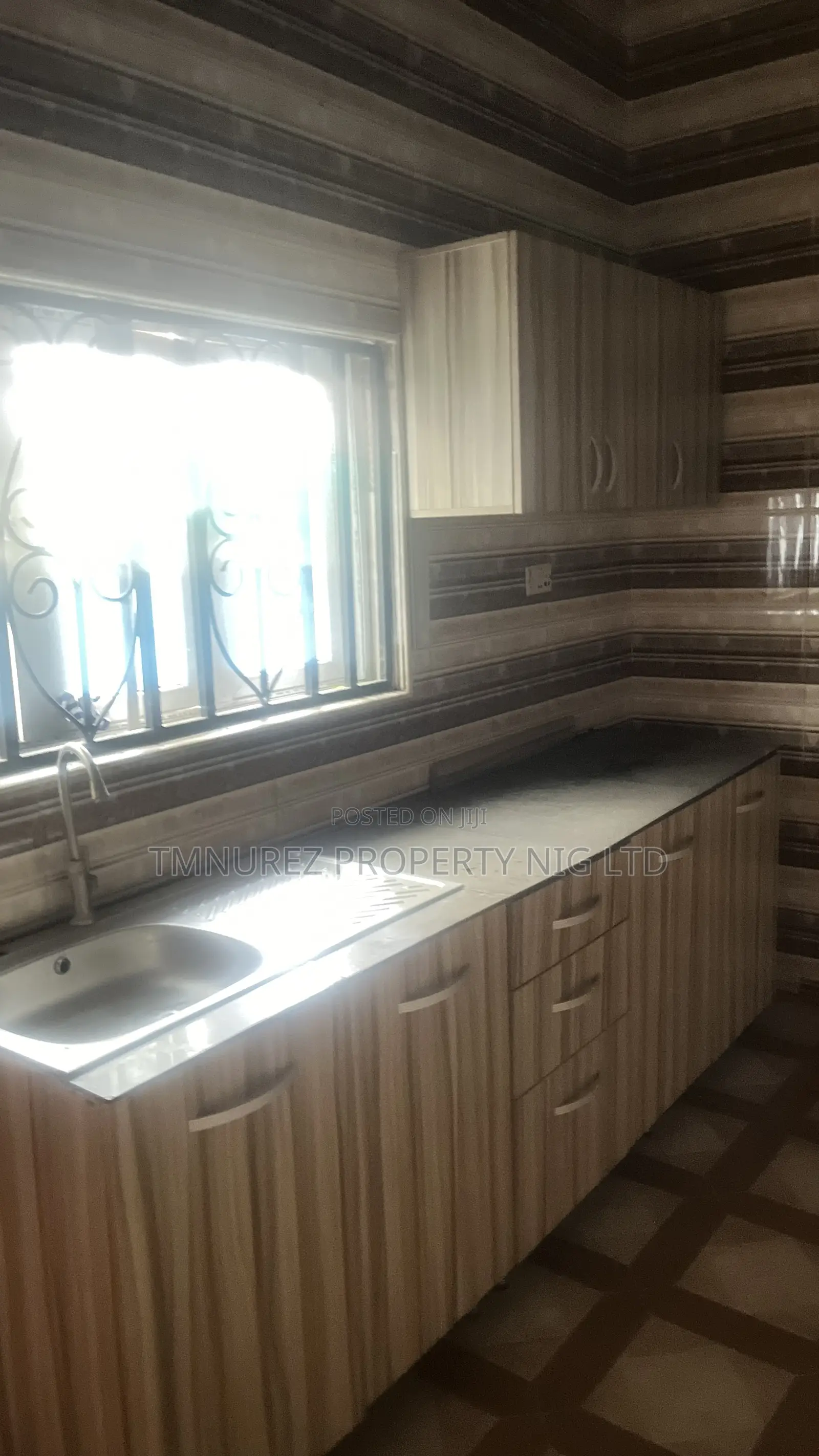 2bdrm Duplex in Lekki Phase 1 for rent