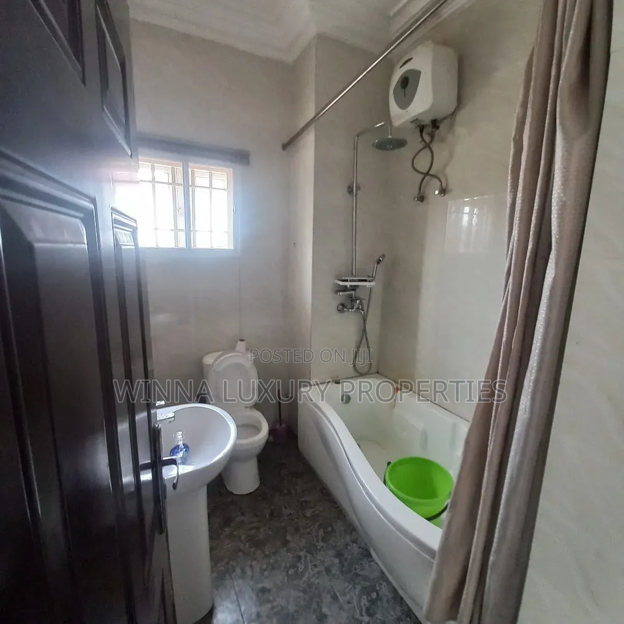 20bdrm Block of Flats in Game Village By St, Kaura for sale