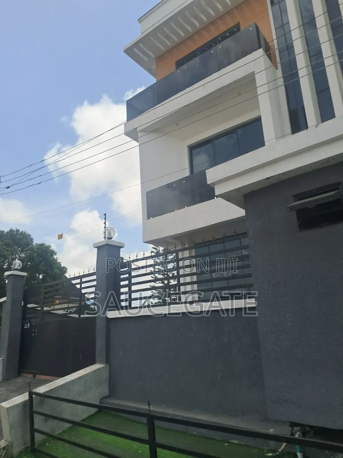 4bdrm Duplex in Apple Junction for sale