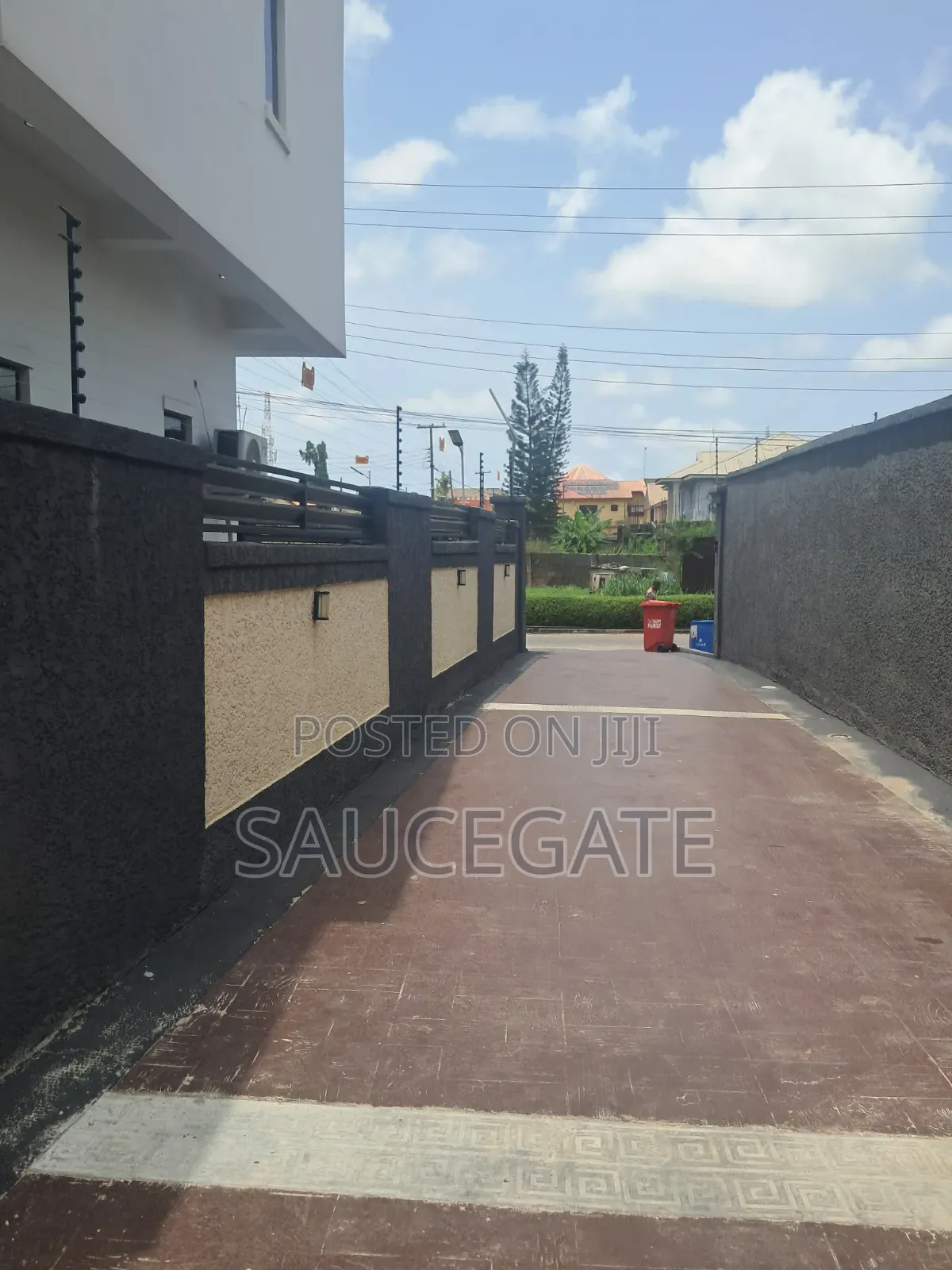 4bdrm Duplex in Apple Junction for sale